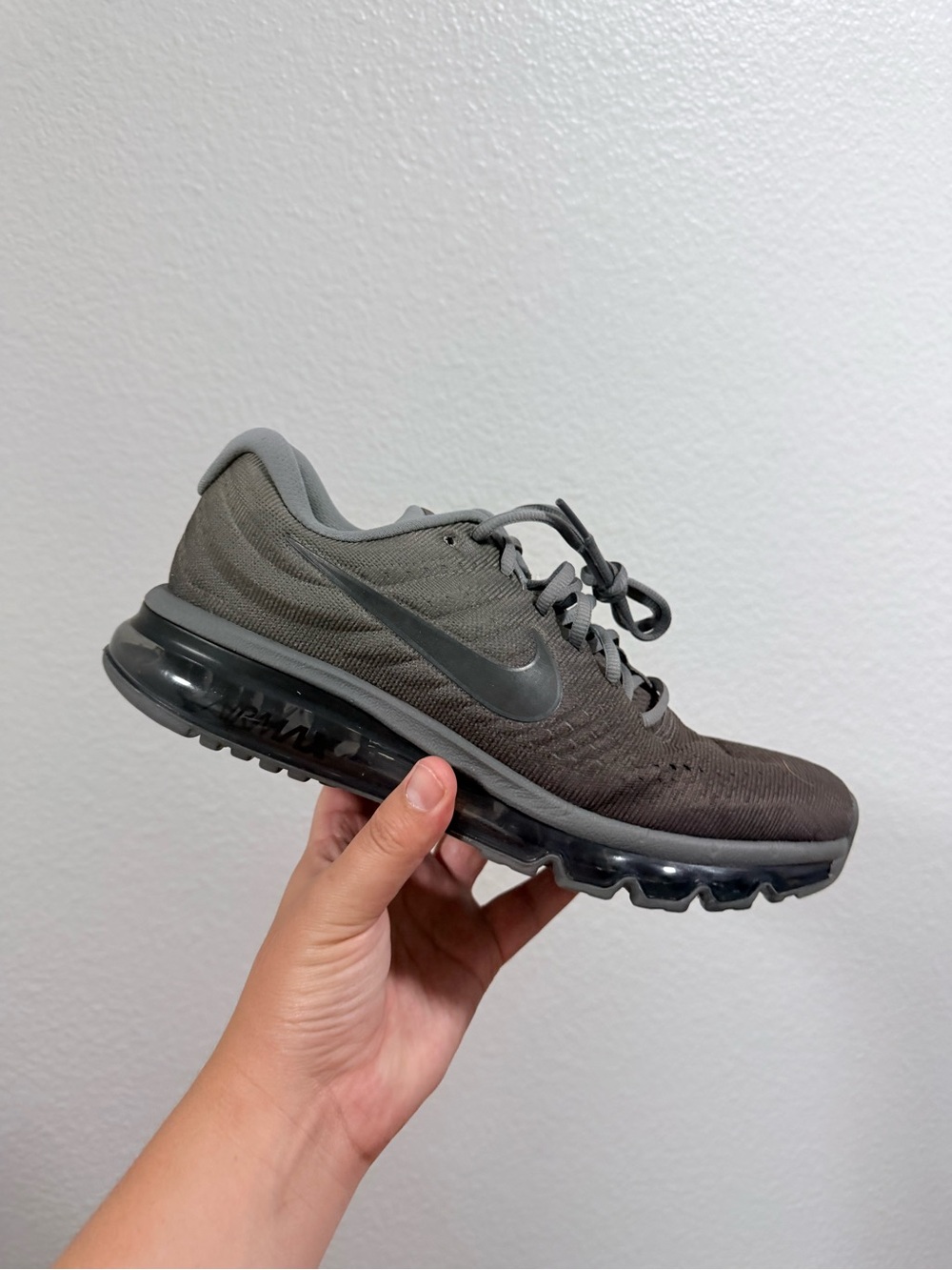 Nike Men’s Air Max grey